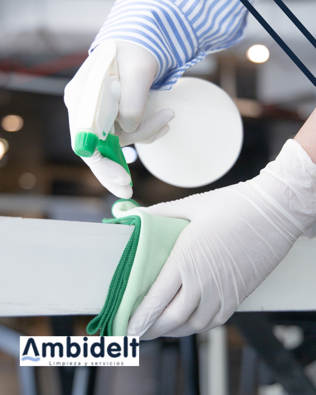 Limpieza industrial en Valencia con equipo especializado